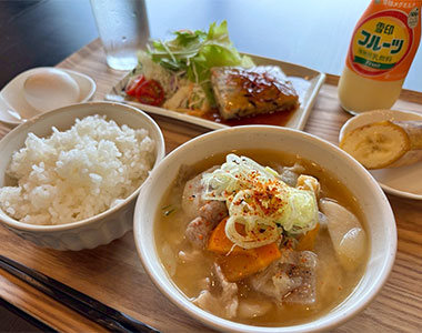 朝食